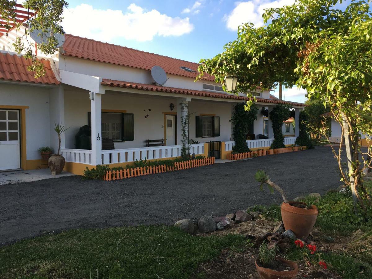 Monte Ramos Guest House Ferreira Do Alentejo Exterior photo